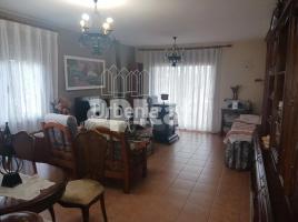Houses (terraced house), 236 m², almost new, Zona