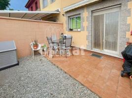 Houses (terraced house), 191 m², almost new, Zona