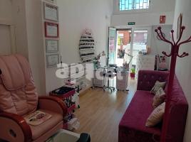 Local comercial, 74.00 m², prop de bus i tren, Calle de Salvador Seguí