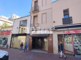 Local comercial, 355.00 m², Calle  Raval de Montserrat