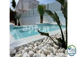 Casa (chalet / torre), 278.00 m², Calle Falconera, 24