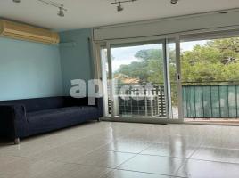 Piso, 80.00 m², cerca de bus y tren