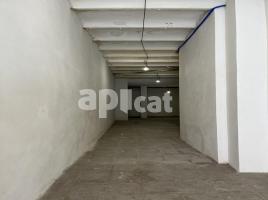 For rent business premises, 68.00 m², near bus and train