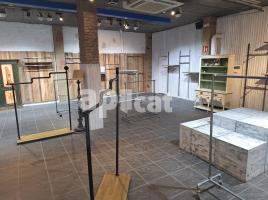 Shop, 300.00 m², Paseo de Sant Joan