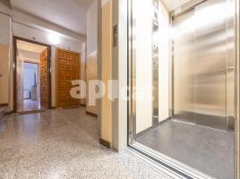 Flat, 87.00 m², near bus and train, Calle de Manuel Galadies