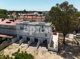 Houses (villa / tower), 246.00 m², almost new, Calle JACINT VERDAGUER