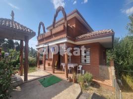 Casa (chalet / torre), 381.00 m²