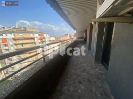 Piso, 200.00 m², cerca de bus y tren