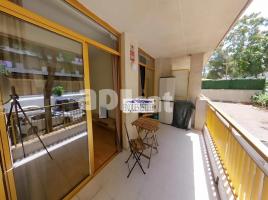 Apartament, 52.00 m², 附近的公共汽車和火車, Eixample