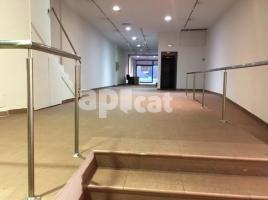 租 , 600.00 m², 靠近巴士和地铁, Calle del Consell de Cent