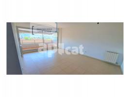 Flat, 100 m², almost new