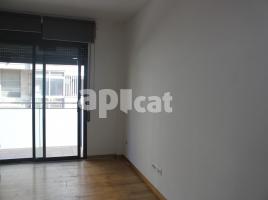 Flat, 70.00 m², near bus and train, almost new