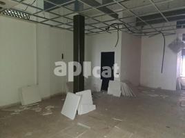 Local comercial, 214.00 m², Avenida 305