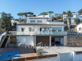 Houses (detached house), 411.00 m², near bus and train, new, Platja d'Aro