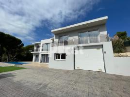 Houses (villa / tower), 346.00 m², Calle Alzina