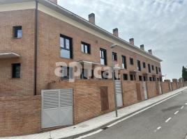 Casa (unifamiliar adosada), 240.00 m², cerca de bus y tren, Avenida de Vallfogona