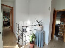 Attic, 138.00 m², near bus and train