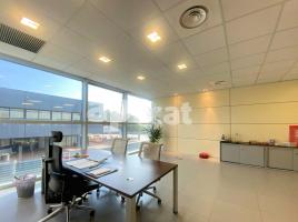 For rent office, 80.00 m², almost new