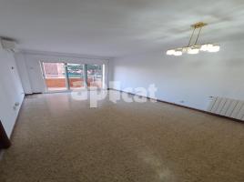 Louer pis, 93.00 m², près de bus et de train, Rambla de Sant Joan