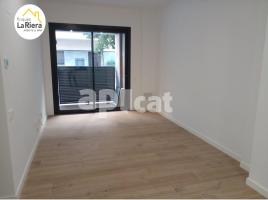 Flat, 86.55 m², near bus and train