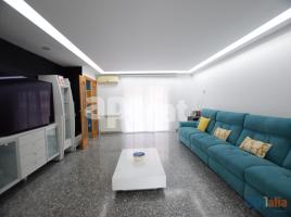 Casa (unifamiliar adossada), 324.00 m², prop de bus i tren