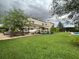 Houses (villa / tower), 375.00 m²