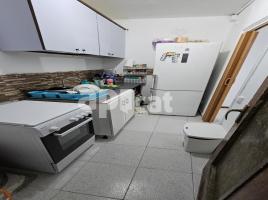 Pis, 48.00 m², prop de bus i tren