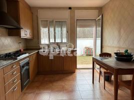  (unifamiliar adossada), 158 m², presque neuf, Zona