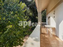 Houses (villa / tower), 229.00 m², Calle Pinatell