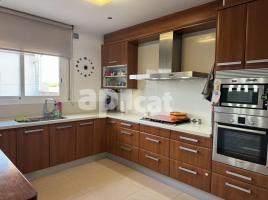 Piso, 118.00 m², cerca de bus y tren, seminuevo