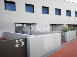 Dúplex, 146.30 m², prop de bus i tren, nou, Centre