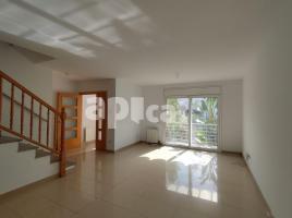  (unifamiliar adossada), 216.00 m², fast neu