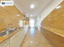 Flat, 140.00 m², near bus and train