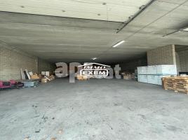 , 900.00 m², presque neuf