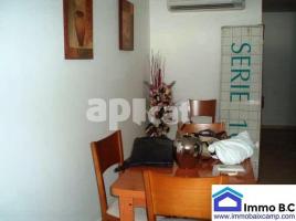 Piso, 91.00 m², cerca de bus y tren, Calle del Mar