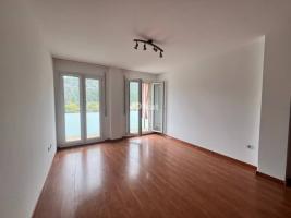 Flat, 63.00 m², almost new