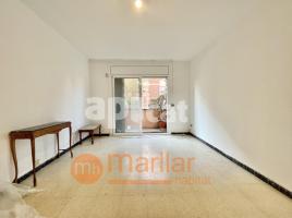 Pis, 90.00 m², حافلة قرب والقطار, Calle de Monturiol