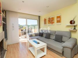  (unifamiliar adossada), 205.00 m², 附近的公共汽車和火車, Corbera de Llobregat