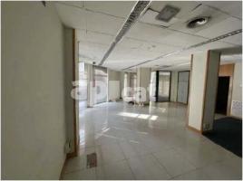 Lloguer local comercial, 135.00 m²