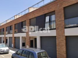 Casa (unifamiliar adossada), 153.00 m², prop de bus i tren