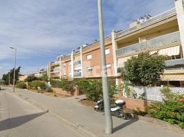 Piso, 79.00 m², cerca de bus y tren, Semicentre