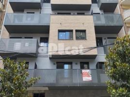 Piso, 89.00 m², cerca de bus y tren, nuevo