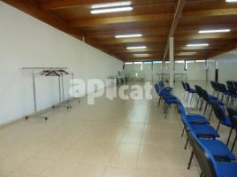 Lloguer local comercial, 210.00 m²