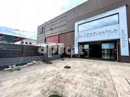 For rent business premises, 587.00 m²