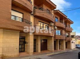 Casa (unifamiliar adossada), 252.00 m², prop de bus i tren, seminou