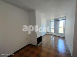 For rent flat, 67.00 m², near bus and train