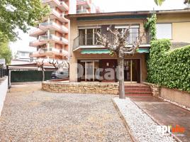 Houses (terraced house), 246.00 m², near bus and train, PLATJA LLEVANT