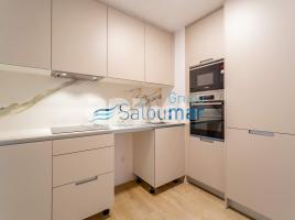 Flat, 103.00 m², near bus and train, almost new, PORT