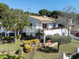 Houses (detached house), 219.00 m², near bus and train, Finca Verd