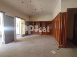 Piso, 250.00 m², cerca de bus y tren